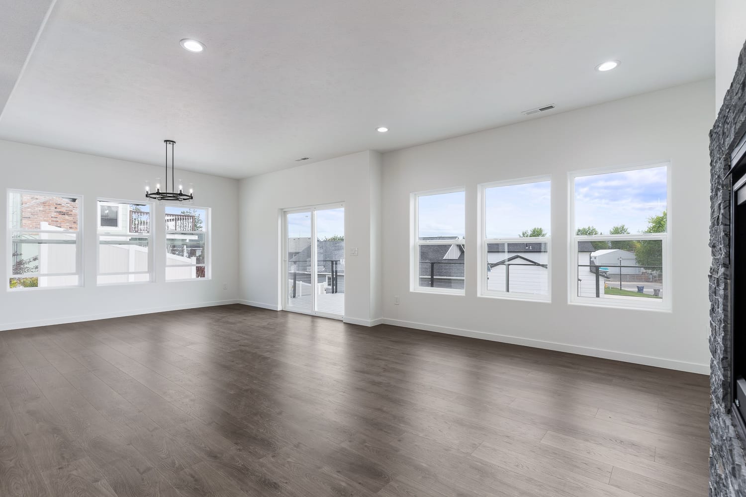 Empty room before staging