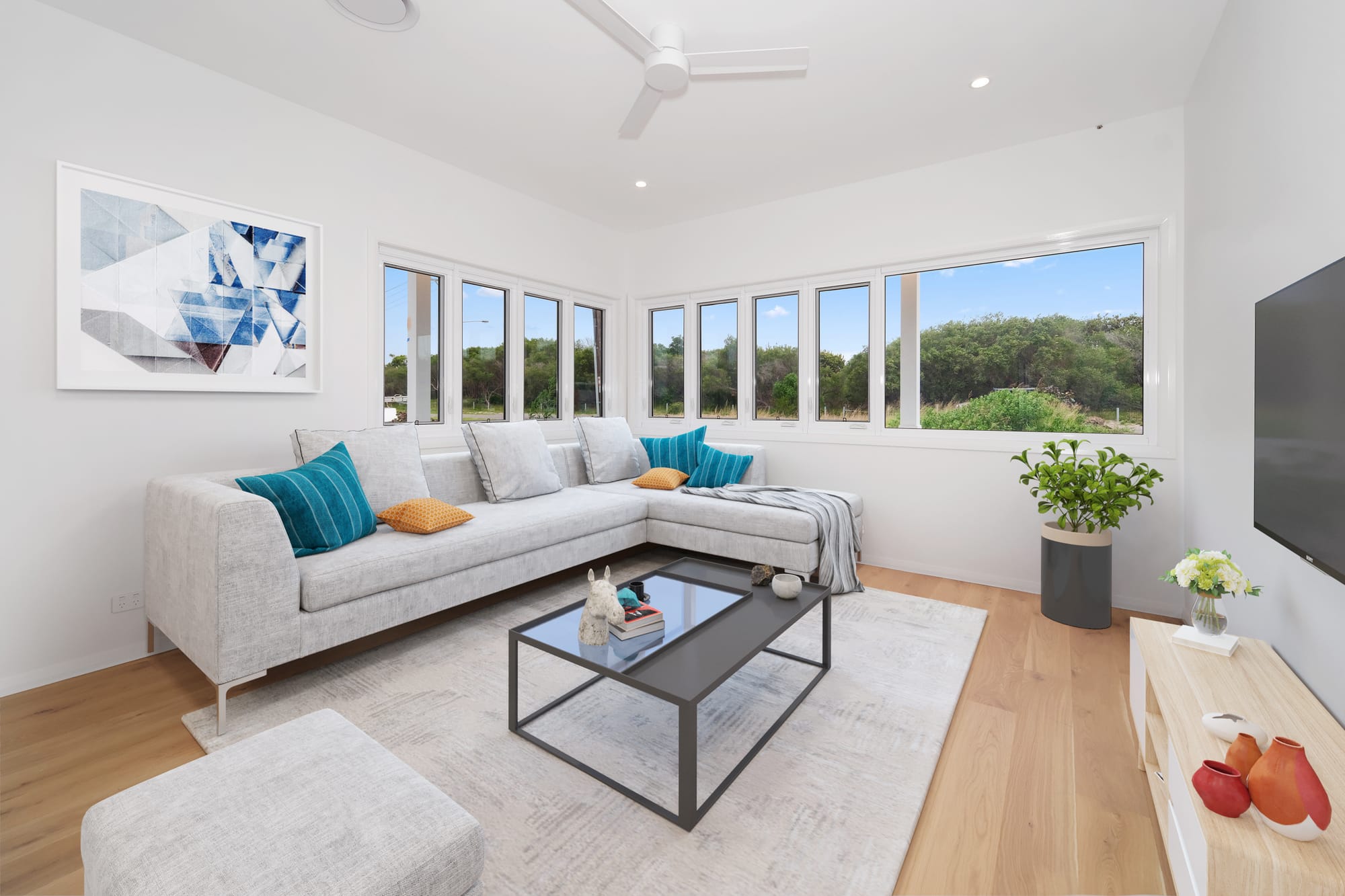 Empty room before staging