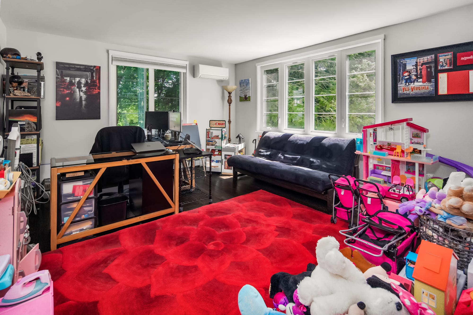 Empty room before staging